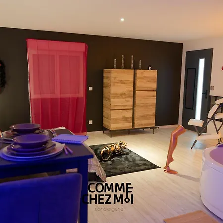 Апартаменты Loveroom, Les Folies Douces & *